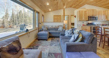 Hines Vacation Rental w/ Grill: Walk to Lake!