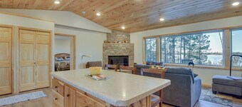 Hines Vacation Rental w/ Grill: Walk to Lake!