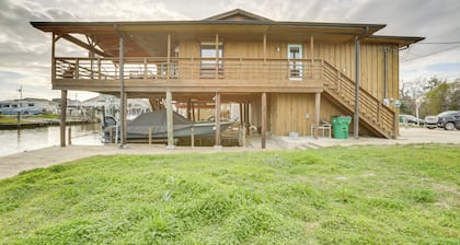 Private Dock, Lanai: Bayou Retreat in Barataria!
