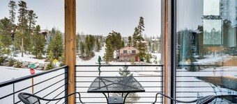 2 Mi to Rmnp: Mtn-view Grand Lake Loft!