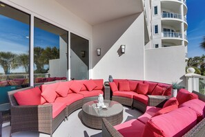 Apartment (3 Bedrooms) | Interior - Beachfront Galveston Getaway w/ Gulf Views! (Galveston)