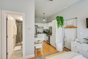 Apartment (0 Bedroom) | Interior - Cozy Somerville Studio: 2 Mi to Boston, Walk to T! (Somerville)