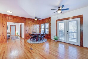 House (4 Bedrooms) | Interior