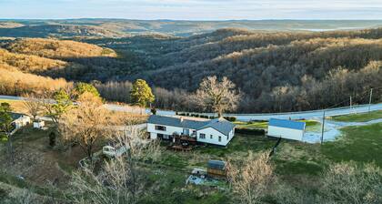 Eureka Springs Home Rental w/ Panoramic Views!