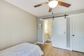 Apartment (2 Bedrooms) | Interior - Tennessee River Vacation Rental w/ Deck + View! (Counce)