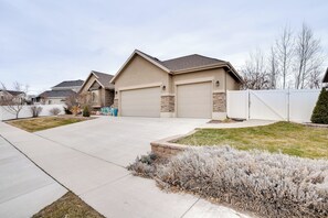 Apartment (1 Bedroom) | Interior - Modern Lehi Apartment: 2 Mi to Thanksgiving Point (Lehi)