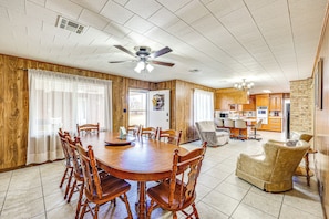 House (3 Bedrooms) | Interior