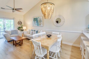 Apartment (2 Bedrooms) | Interior - Resort Condo w/ Pool Access Near Barefoot Landing! (North Myrtle Beach)