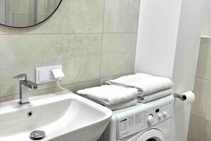 Handtücher, Seife, Toilettenpapier