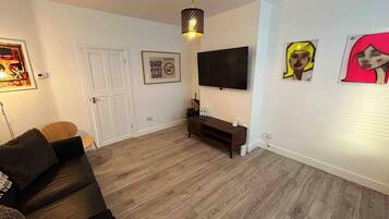 House | Living area | Flat-screen TV