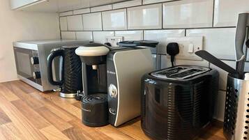 House | Private kitchen | Fridge, microwave, oven, stovetop