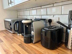 獨棟房屋 | 私人廚房 | 電冰箱、微波爐、烤箱、爐台