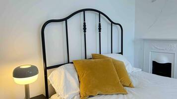 House | 2 bedrooms, desk, iron/ironing board, free WiFi