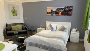 CityPerle Studio S1 | Living area - FlatDeCologne - CityPerle (Cologne)