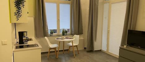 CityPerle Studio S1 | Bộ đồ giường cao cấp, màn/rèm cản sáng, phòng cách âm