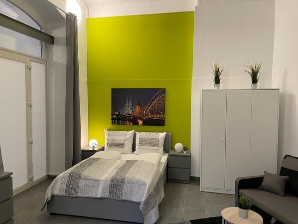 أغطية فراش متميزة وستائر تعتيم وتجهيزات عازلة للصوت وأسرّة أطفال/رضّع