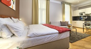 1 habitación, tabla de planchar con plancha, wifi y ropa de cama 