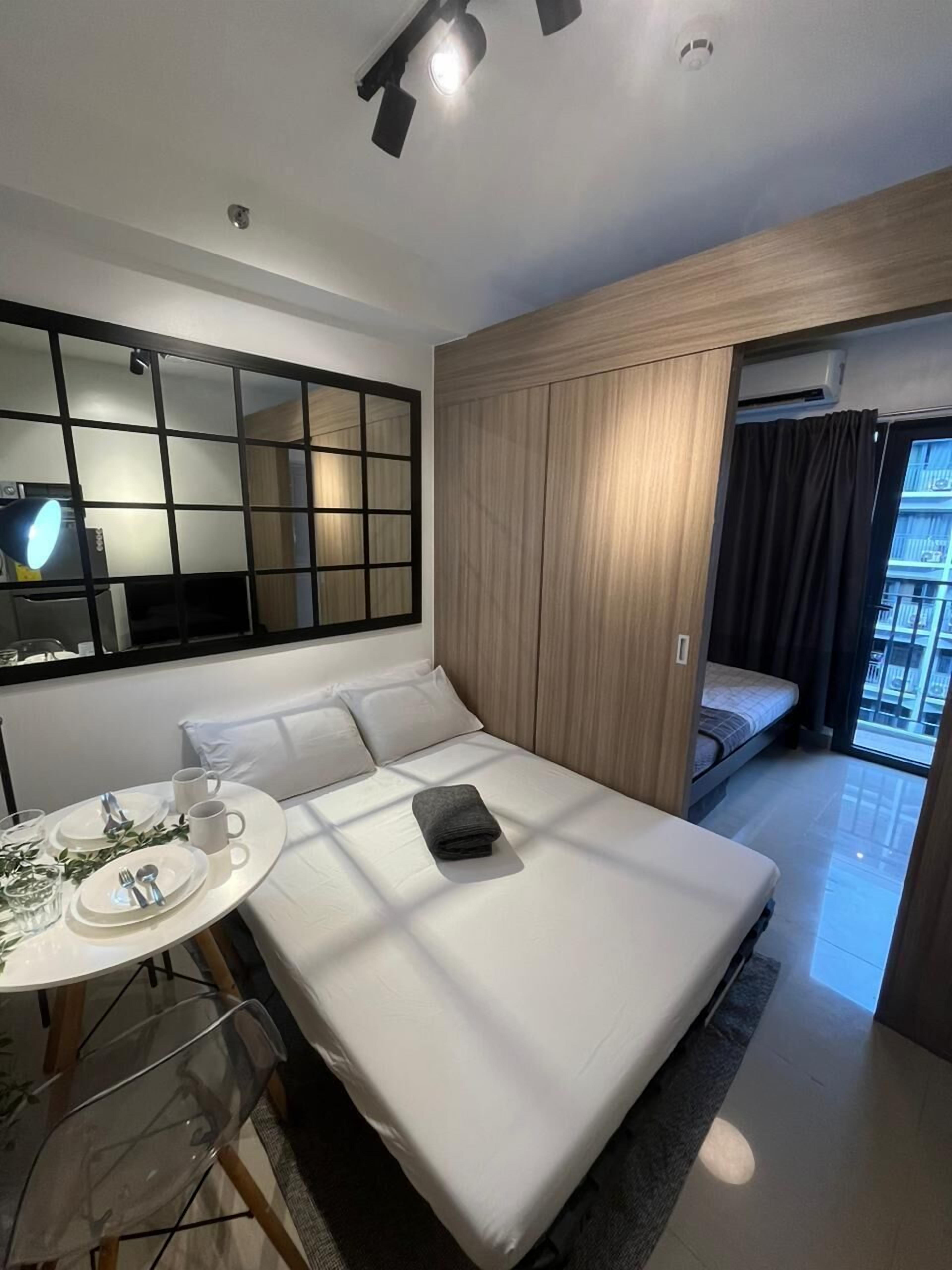 1 habitación, escritorio, tabla de planchar con plancha y wifi 