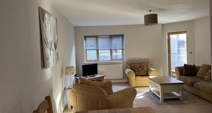Beautiful City Centre Apartment-cathedral Views