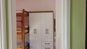 2 chambres, fer et planche Ă repasser, Wi-Fi, draps fournis