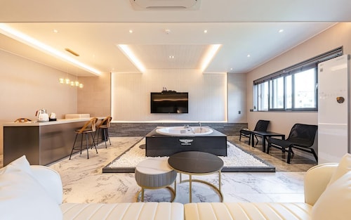 Gyeongju H Avenue Hotel Bulguksa