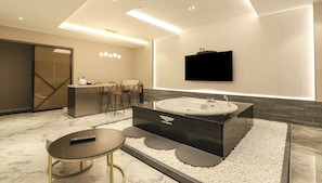 Suite Family Twin Avenue - Spa | Literie de qualité, minibar contenant certains articles gratuits, bureau