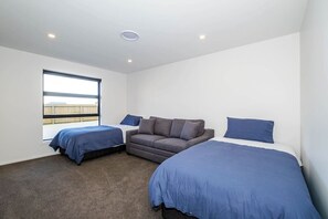 4 bedrooms, iron/ironing board, travel cot, free WiFi - Elegant Retreat Methven (Methven)