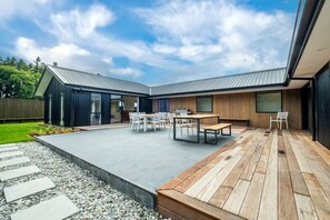 Outdoor dining - Elegant Retreat Methven (Methven)
