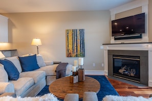 TV, fireplace