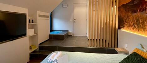 Comfort-Zimmer | Hochwertige Bettwaren, laptopgeeigneter Arbeitsplatz, kostenloses WLAN