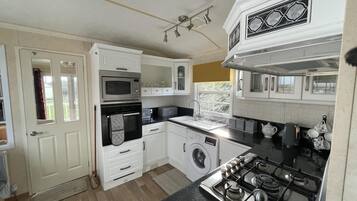 Chalet | Eigene Küche | Kühlschrank, Mikrowelle, Ofen, Herdplatte