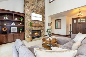 Smart TV, fireplace, table tennis - TRAI39 - Stunning Caldera Springs Home (Sunriver)