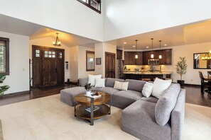Smart TV, fireplace, ping pong