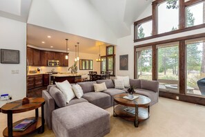 Smart TV, chimenea y tenis de mesa 