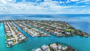 Unclassified image, 4 of 30, button