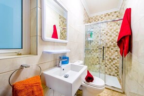 Hårtørrer, håndklæder