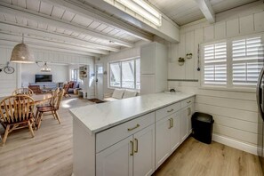 Interior - 161 Gulf Island Dr. - Short Walk to Beach (Fort Myers Beach)