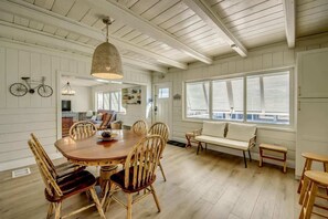 Interior - 161 Gulf Island Dr. - Short Walk to Beach (Fort Myers Beach)