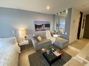 1 slaapkamer, een strijkplank/strijkijzer, wifi, beddengoed