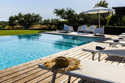 Charming Villa with pool