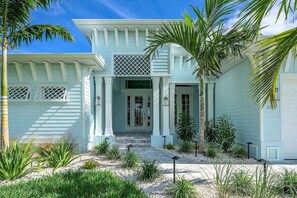 Exterior - Mystique - Luxury Waterfront Home (Cape Coral)