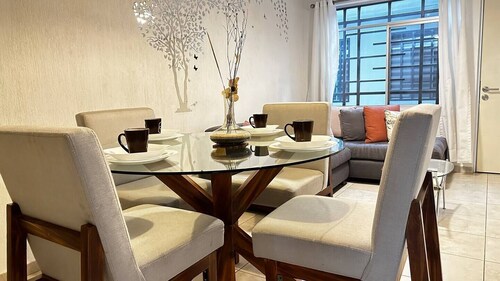 Fast WiFi★Wash/Dry★ComfyBed★Free Parking★24-7Security