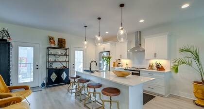 Luxurious 3 BR Distillery District Townhouse - Eight Belles