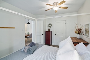 2 Schlafzimmer, Bügeleisen/Bügelbrett, Reisekinderbett, WLAN