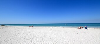 Anna Maria Island Runaway Tropical Escape