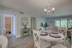 Condo, 1 King Bed with Sofa bed (Anna Maria Island Runaway Tropical Es) | Dining - Anna Maria Island Runaway Tropical Escape (Bradenton Beach)