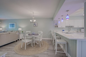 Condo, 1 King Bed with Sofa bed (Anna Maria Island Runaway Tropical Es) | Dining