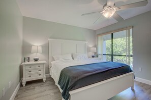 Condo, 1 King Bed with Sofa bed (Anna Maria Island Runaway Tropical Es) - Anna Maria Island Runaway Tropical Escape (Bradenton Beach)