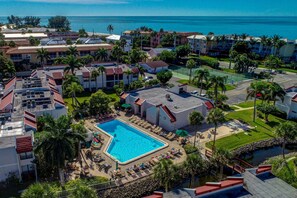 Condo, 1 King Bed with Sofa bed (Anna Maria Island Runaway Tropical Es) | Pool