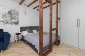 Bed sheets - Aesthetic Deep Blue Studio by Renters (Gdansk)